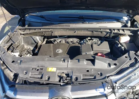 2017 Toyota Highlander Le Plus z USA, uszkodzony, nr VIN 5TDBZRFH7HS458773